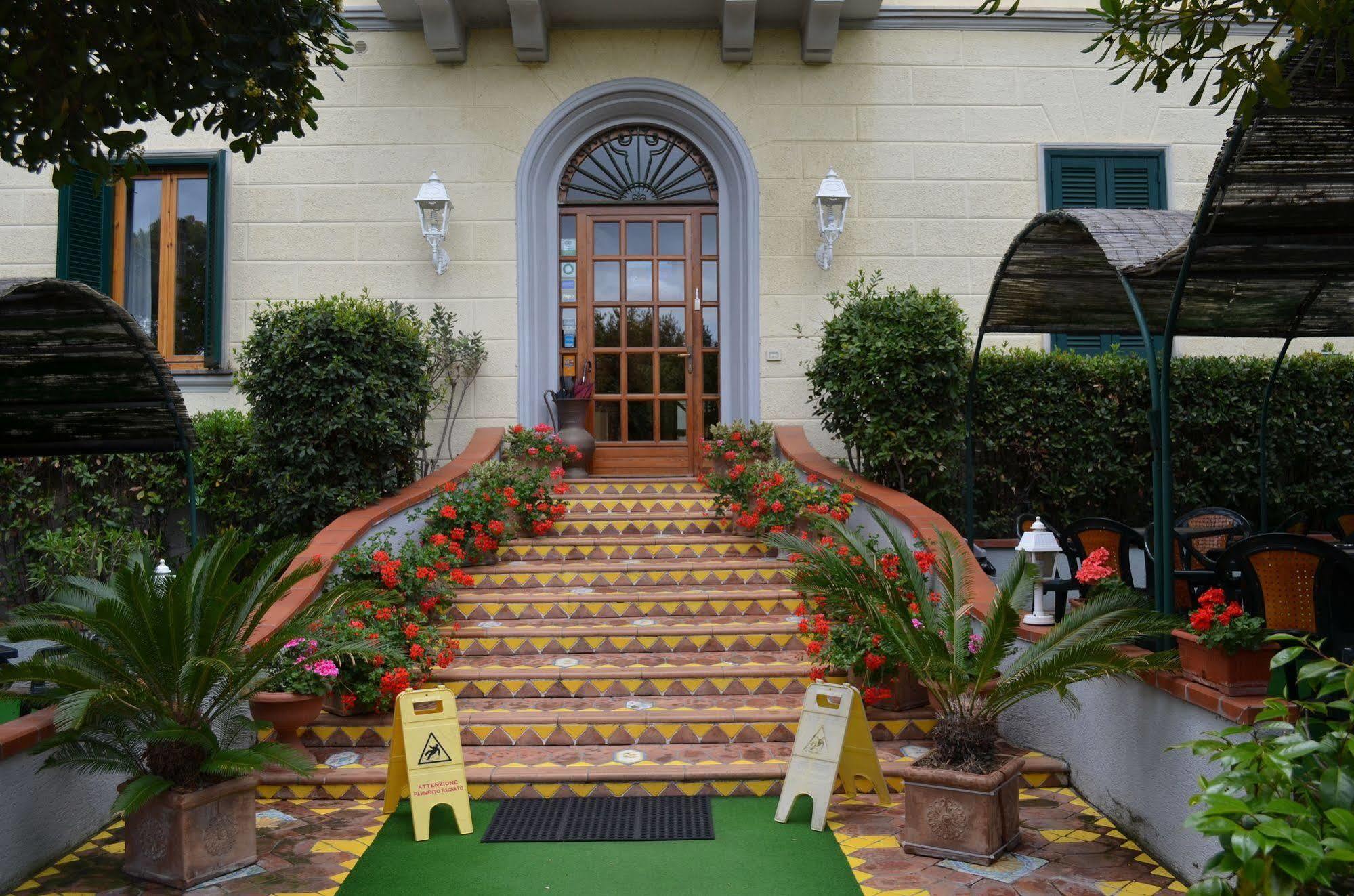 Hotel Leopoldo Castiglioncello Exterior photo